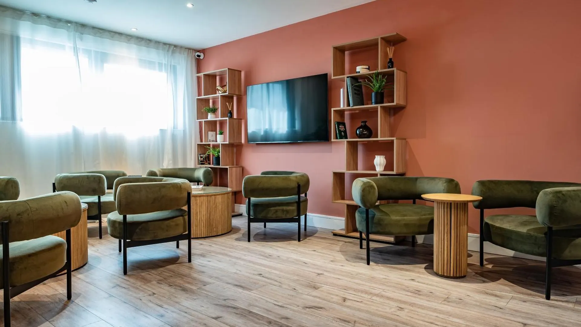 Charles Hope London Brentford Apartment
