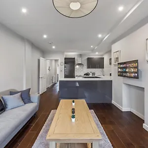 Majestic 4 At Reganway Rw4 Apartamento