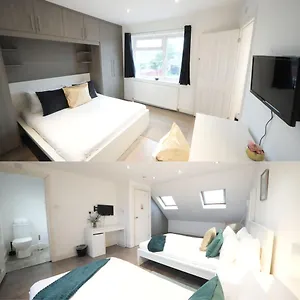 Grand Airport Ensuites Habitación en casa particular